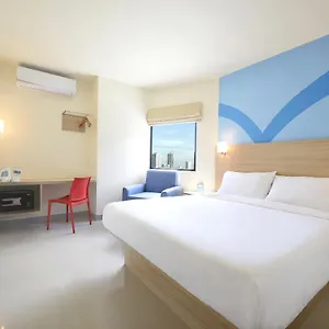 Hop Aseana Manila Отель Paranaque City
